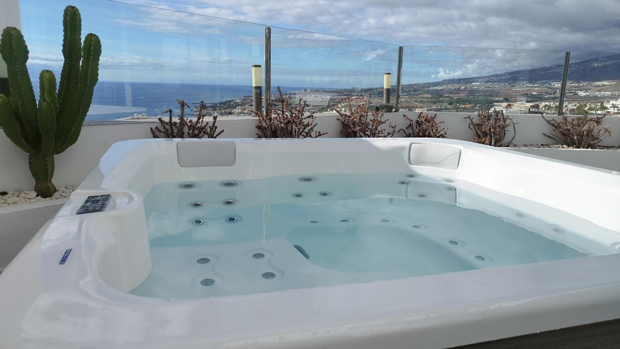 פלאייה דה לאס אמריקס Sunset White Villa - Ocean View, Jakuzzi, Heated Pool, Air-Conditioning, Grill מראה חיצוני תמונה